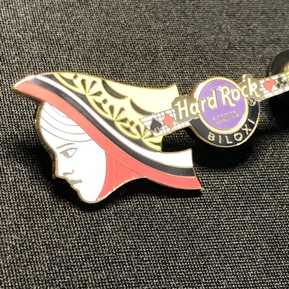Pair of King & Queen Enamel Pins from Hardrock Casino Biloxi Mississippi. - Picture 7 of 10